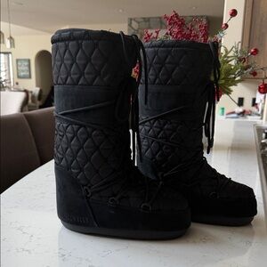 Moon boot - Black Quilted Women's Boots